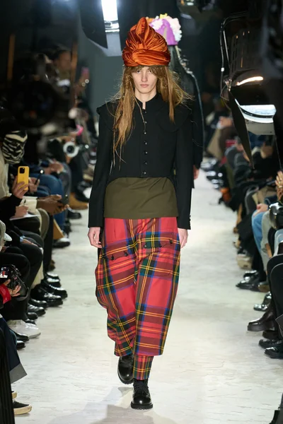 Look 30